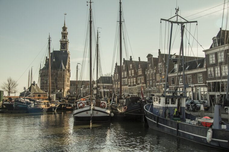 Nederlandse gemeenten inwoners steden quiz 100.000 meer of minder test lijst