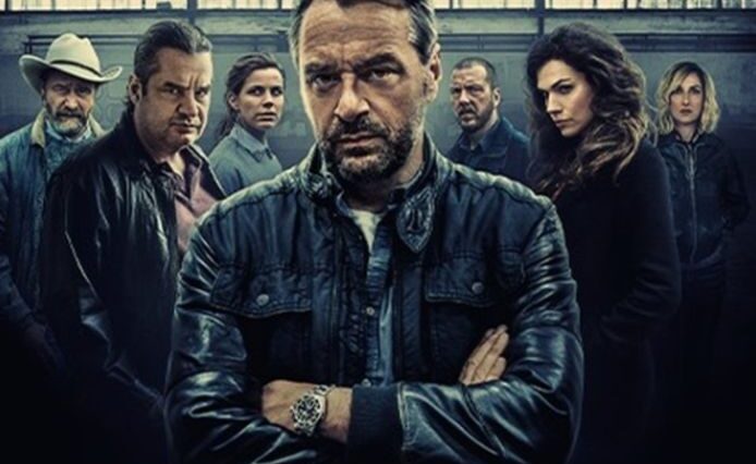 Quiz Acteurs Personages Netflix Serie Undercover Camping Zonnedauw Ferry Frank Lammers Elise Schaap Tom de Waes Anna Drijver VragenVuur