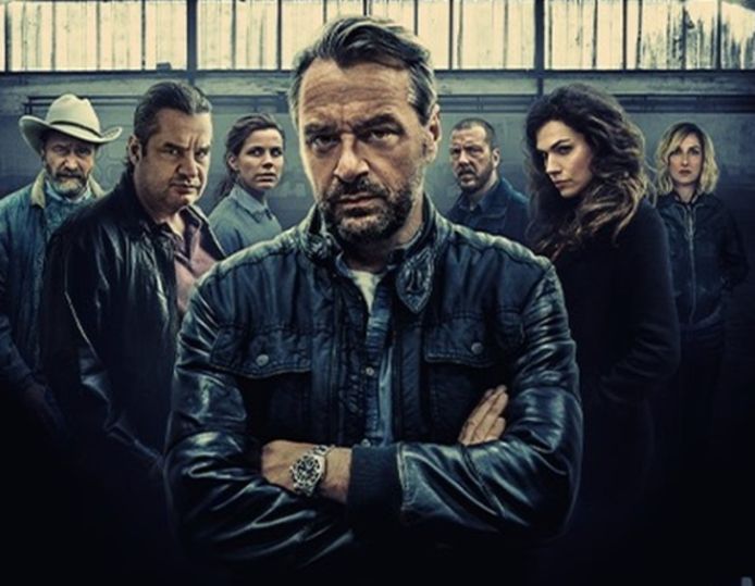 Quiz Acteurs Personages Netflix Serie Undercover Camping Zonnedauw Ferry Frank Lammers Elise Schaap Tom de Waes Anna Drijver VragenVuur