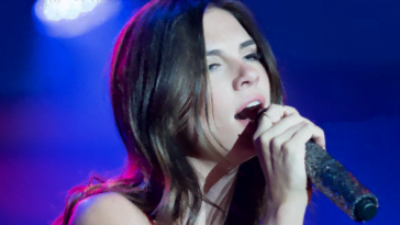 Quiz Maan de Steenwinkel Zangeres Nederlandse Zangeres The Voice Winnaar Beste Zangers Artiest Optreden VragenVuur