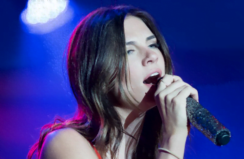 Quiz Maan de Steenwinkel Zangeres Nederlandse Zangeres The Voice Winnaar Beste Zangers Artiest Optreden VragenVuur