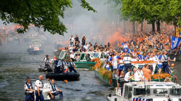 Quiz Nederlands Elftal spelers profdebuut profvoetbal debuteren debuutwedstrijd voor welke club eerste wedstrijd voetballers Oranje Lijst De Jong Ligt Van Dijk Memphis