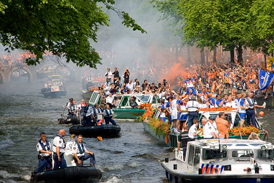 Quiz Nederlands Elftal spelers profdebuut profvoetbal debuteren debuutwedstrijd voor welke club eerste wedstrijd voetballers Oranje Lijst De Jong Ligt Van Dijk Memphis