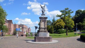 quiz lijst overzicht test Foto's Nijmeegse standbeelden uit Nijmegen welke personen monumenten geschiedenis stadsarchief centrum historie bekende beroemde mensen