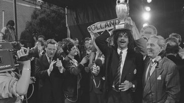 Opstelling Nederlands Elftal Finale tegen Sovjet-Unie 1988 EK 88 Oranje aftrap raden spelers selectie team elftal Quiz Test